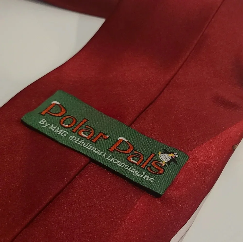 Polar Pals By MMC Hallmark Mens Tie Silk